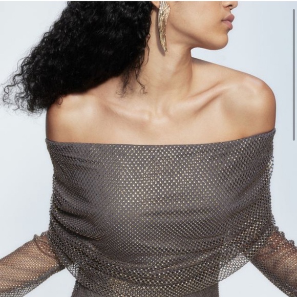 H&M Studio 2023 Rhinestone-Embellished Off-the-Shoulder Dress Charcoal gray/gold - Picture 6 of 16